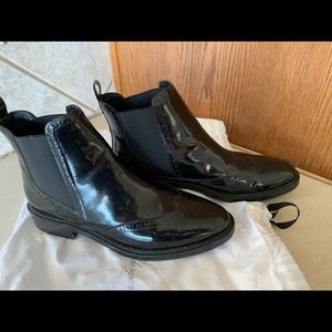 Burberry ankle boots patent leather oxford 41